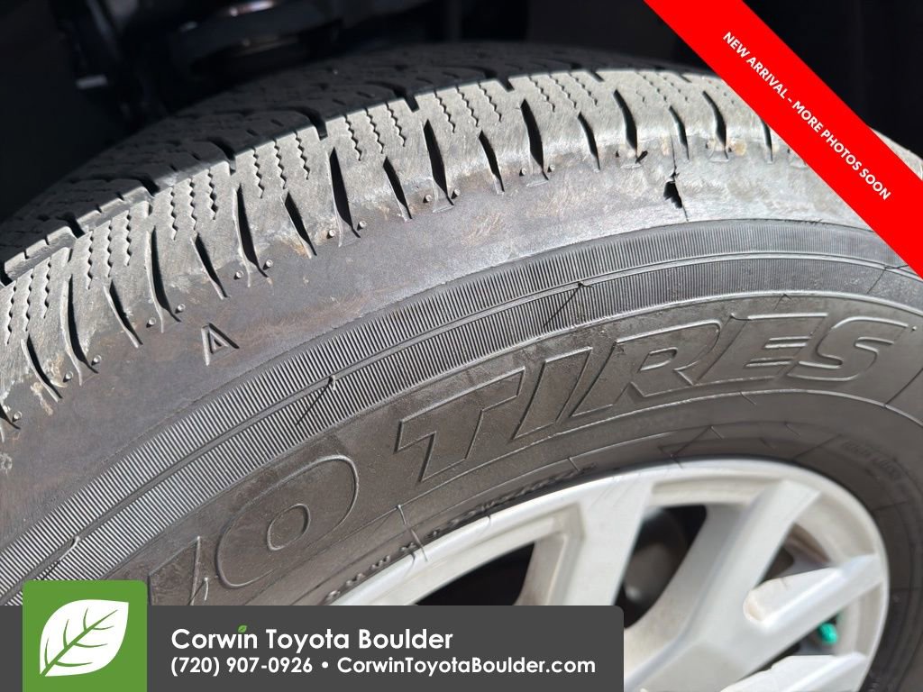 Used 2025 Toyota Tacoma SR5 AWD/4WD image 9