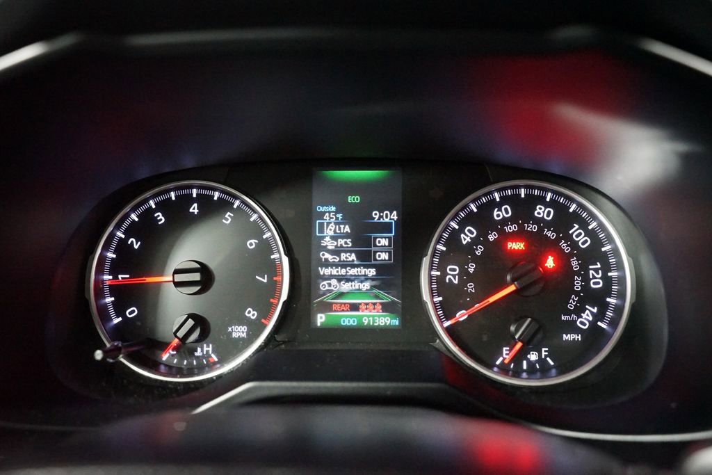 Used 2021 Toyota RAV4 LE image 15