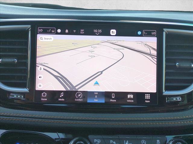 Used 2023 Chrysler Pacifica Pinnacle AWD/4WD image 13