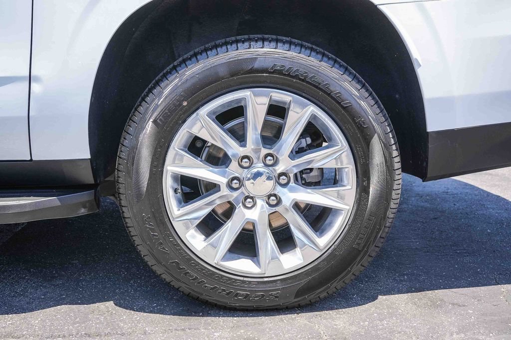 Used 2024 Chevrolet Suburban Premier RWD image 12