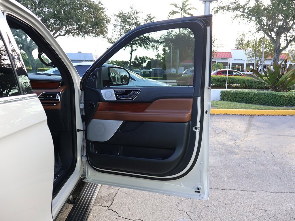 Used 2022 Lincoln Navigator Reserve image 31