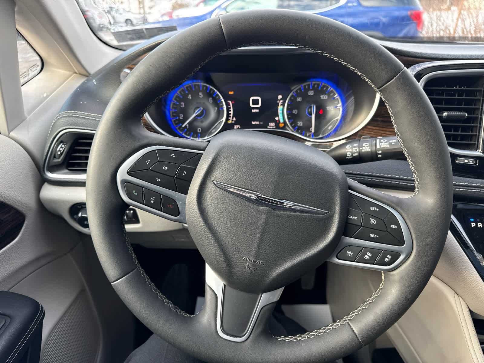 Used 2024 Chrysler Pacifica Limited image 16