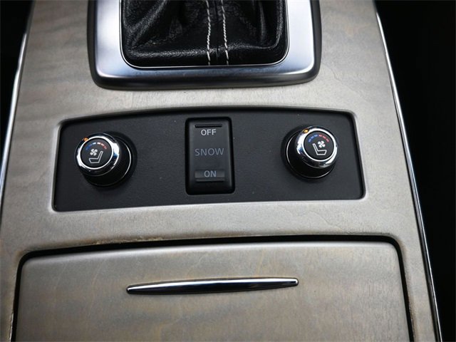 Used 2017 INFINITI QX70 AWD w/ Limited Package image 3