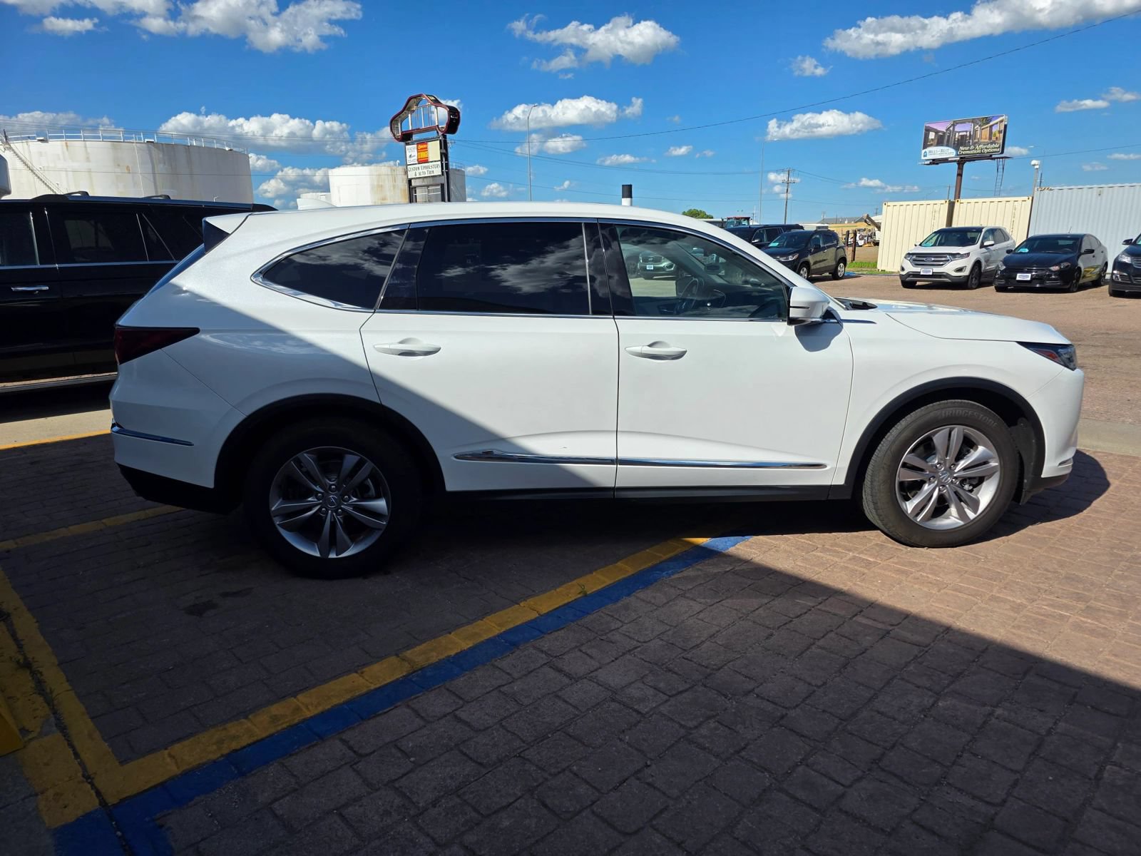 Used 2023 Acura MDX SH-AWD image 4