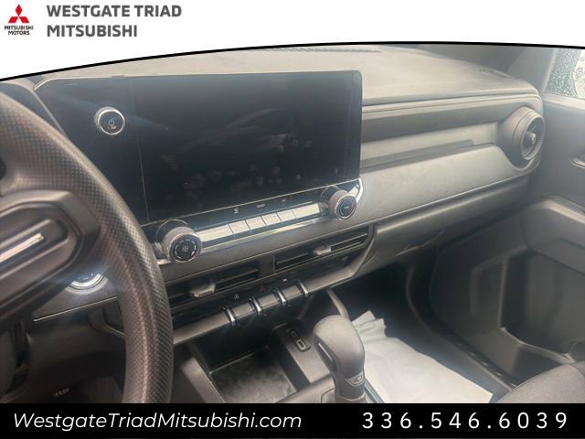 Used 2023 Chevrolet Colorado W/T image 10