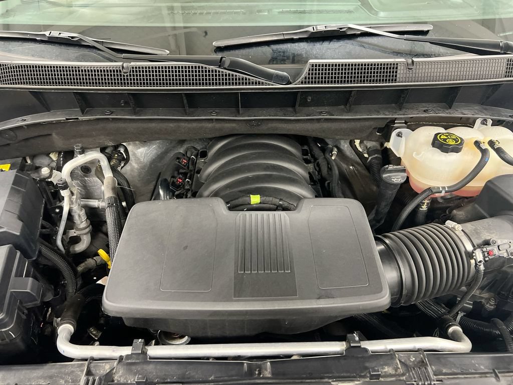 Used 2023 Chevrolet Silverado 1500 LT AWD/4WD image 25
