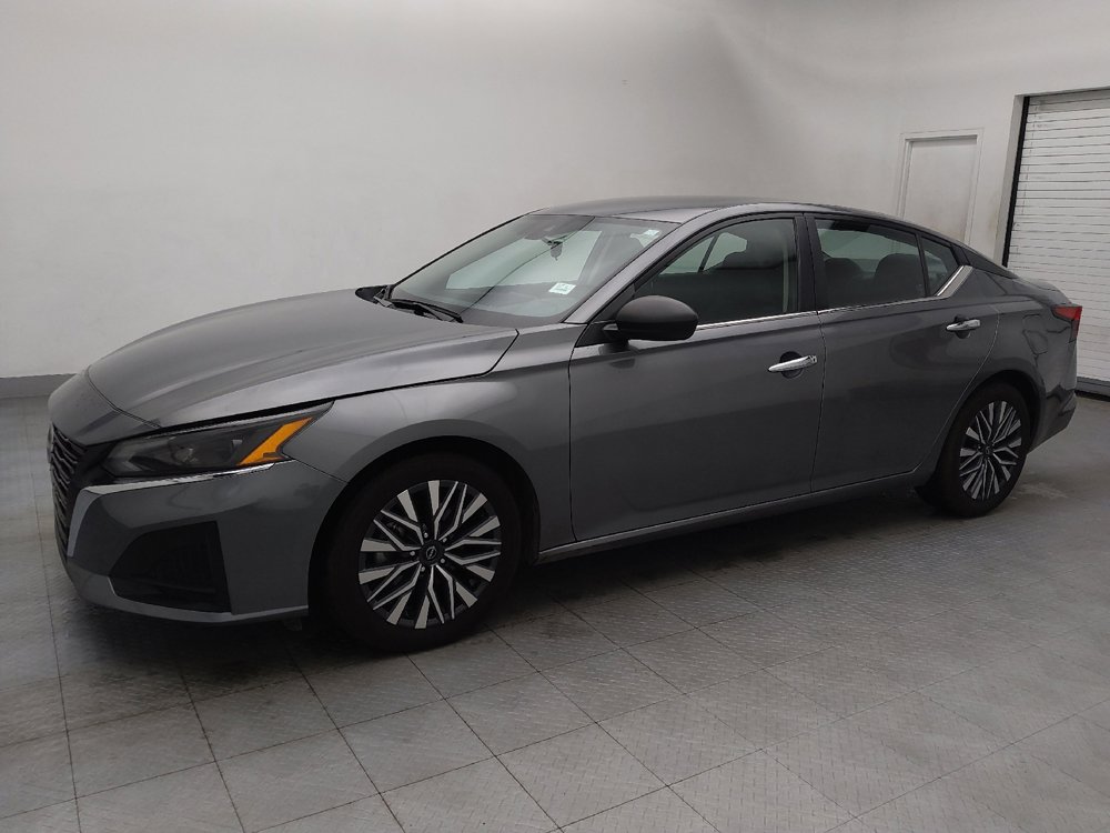 Used 2024 Nissan Altima 2.5 SV image 2