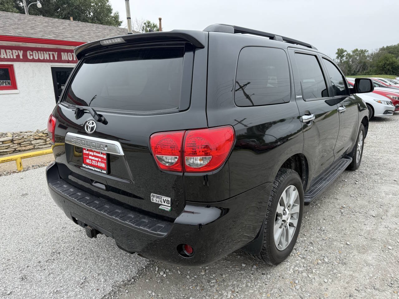 Used 2017 Toyota Sequoia Limited w/ Safety & Convenience Package AWD/4WD image 3