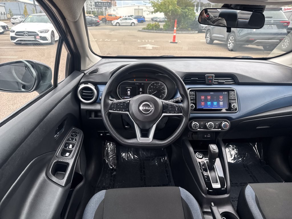 Used 2025 Nissan Versa SV FWD image 11