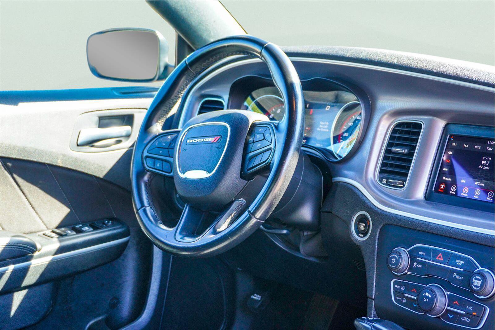 Used 2022 Dodge Charger SXT RWD image 13