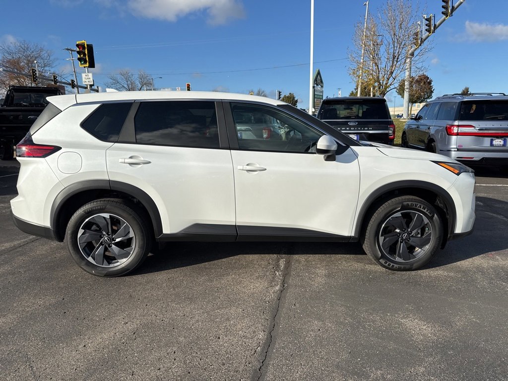 Used 2024 Nissan Rogue SV image 18