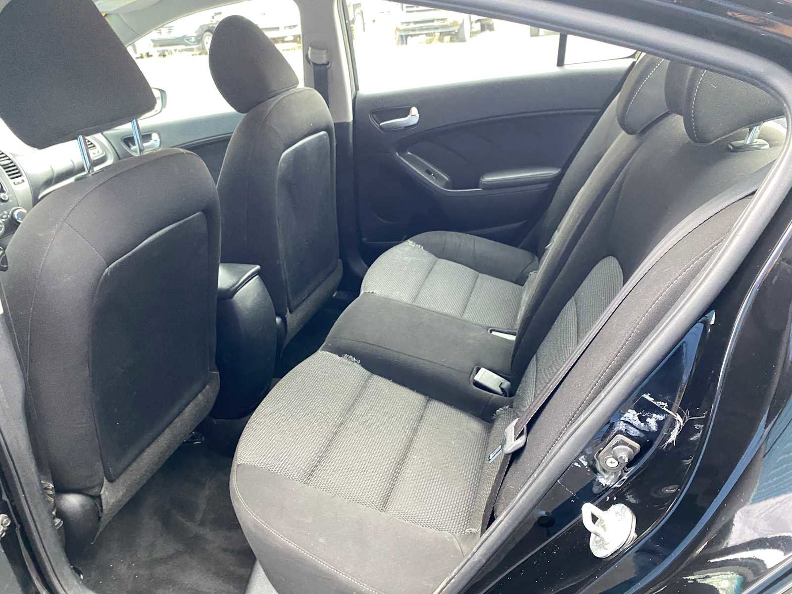 Used 2017 Kia Forte LX image 12