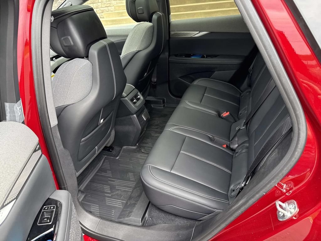 New 2026 Cadillac Optiq Sport 1 w/ LPO, Floor Liner Package AWD/4WD image 17