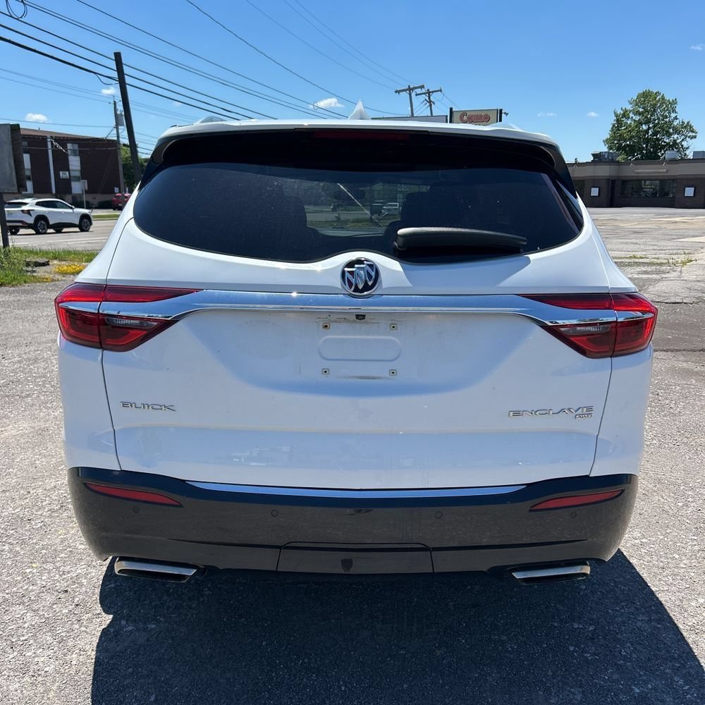 Used 2018 Buick Enclave Essence AWD/4WD image 7