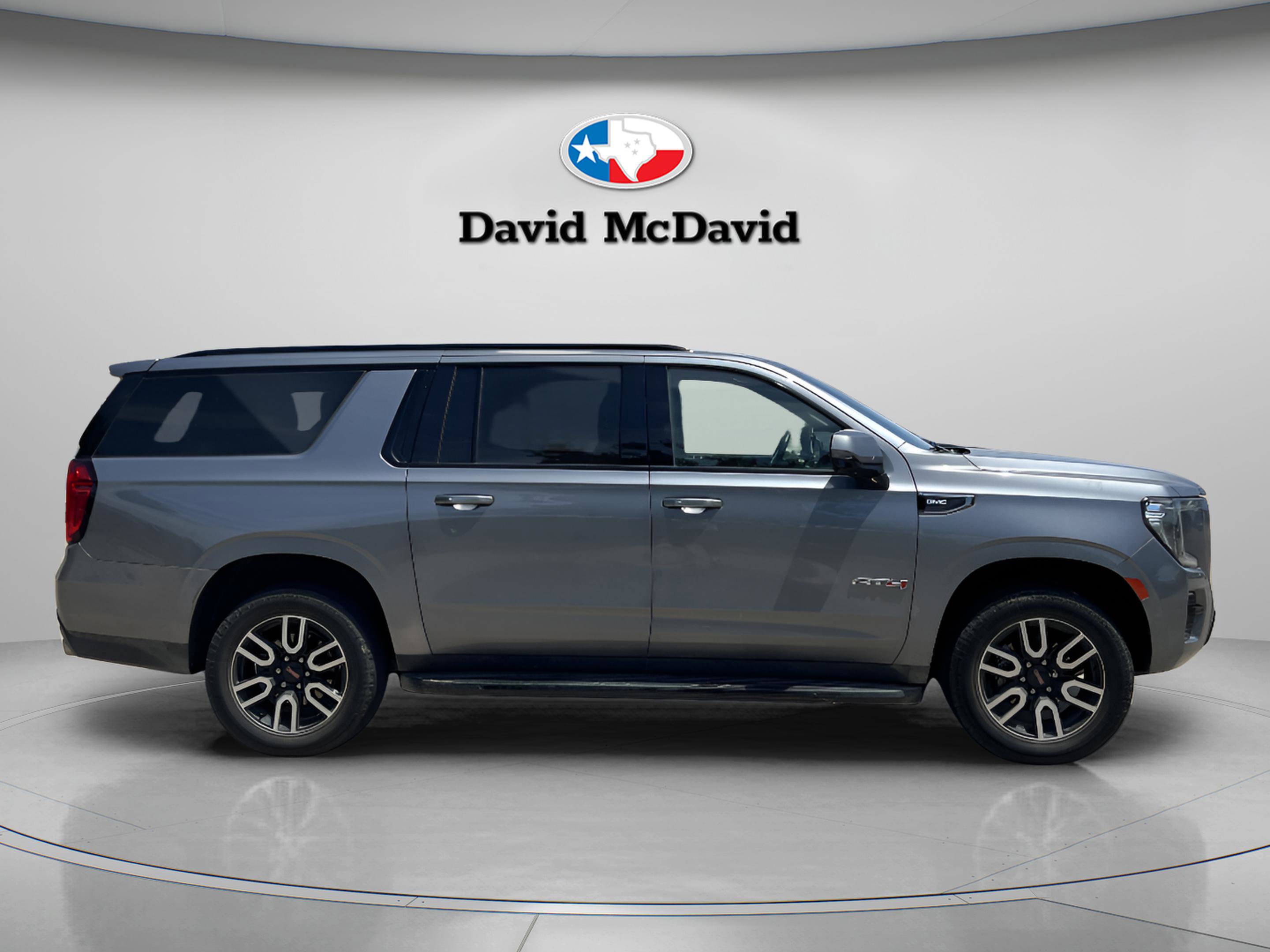 Used 2022 GMC Yukon XL AT4 w/ Technology Package AWD/4WD image 14
