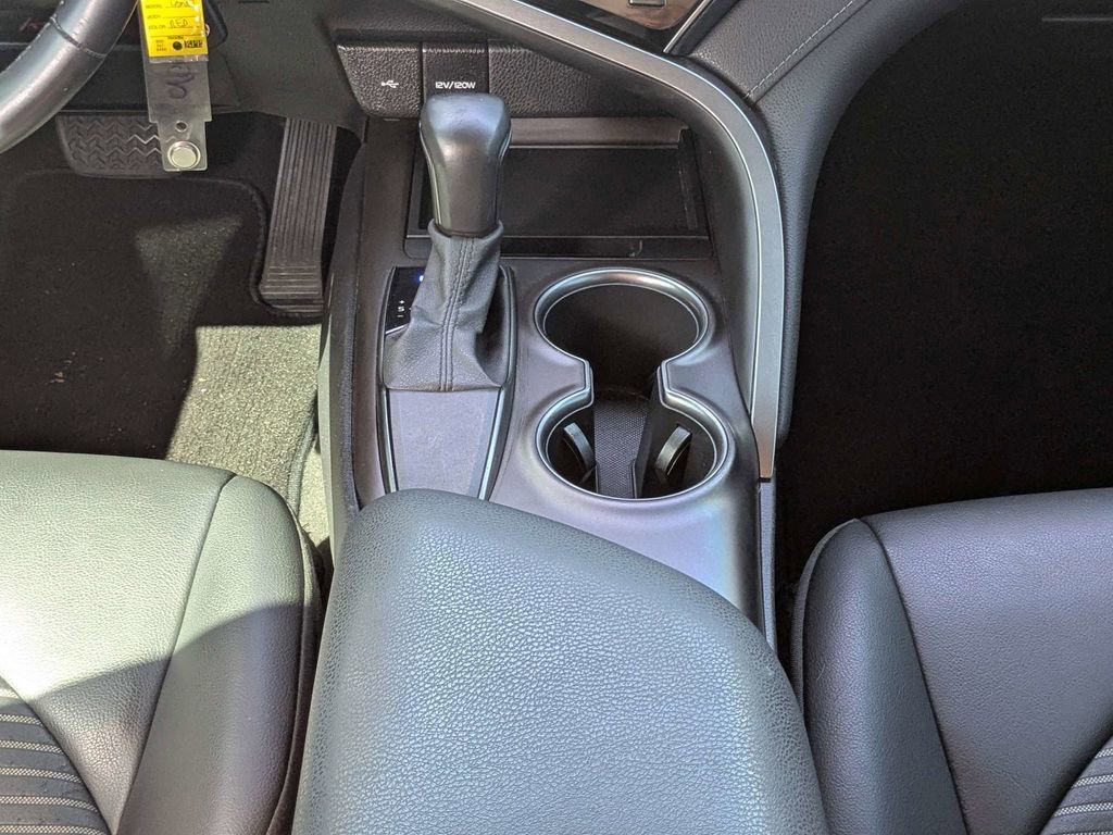Used 2021 Toyota Camry SE image 18