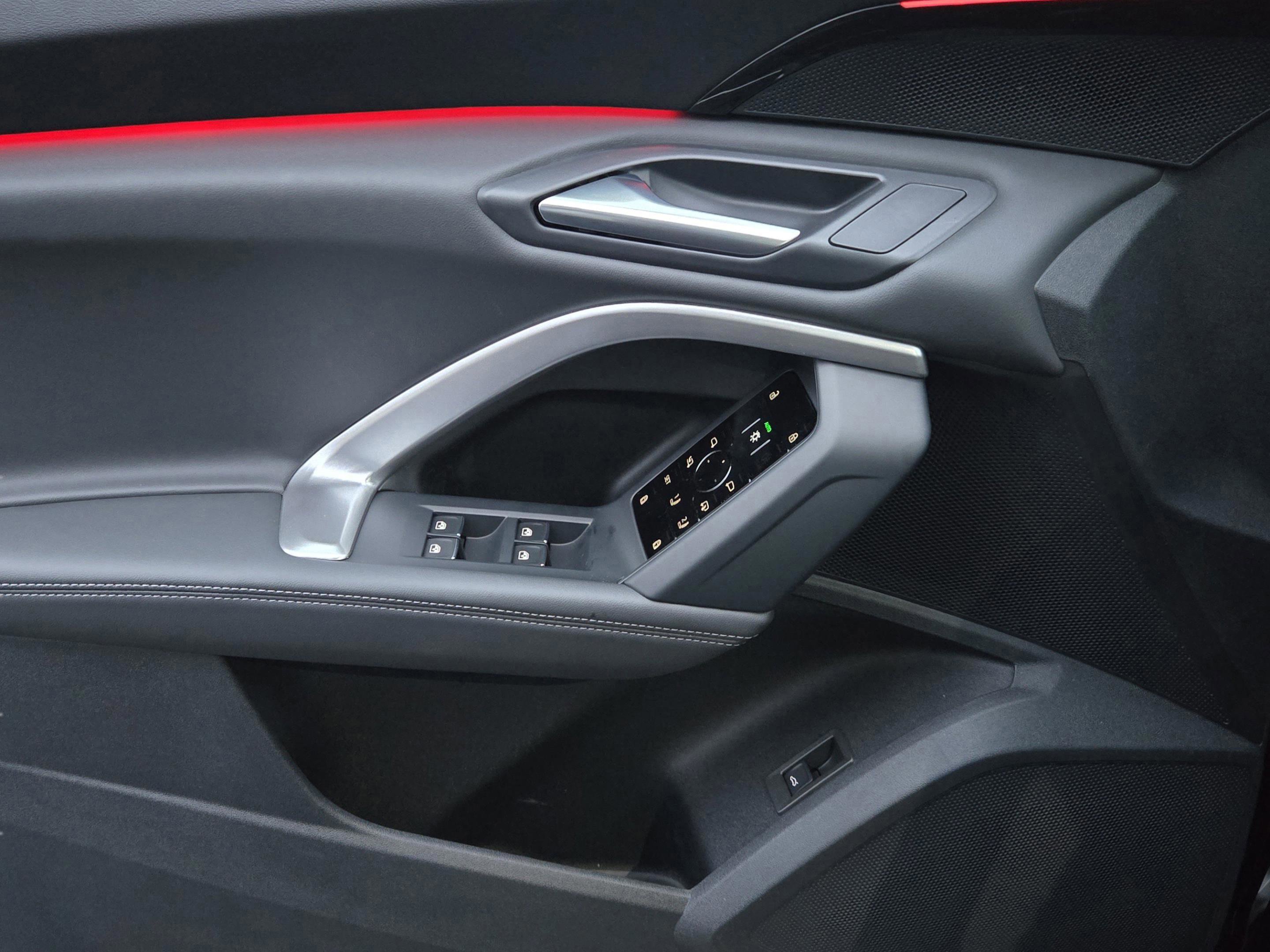 New 2025 Audi Q5 Premium image 16