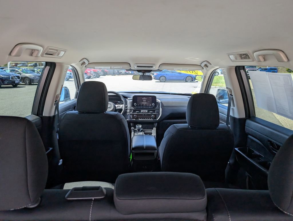Used 2024 Nissan Pathfinder S AWD/4WD image 14