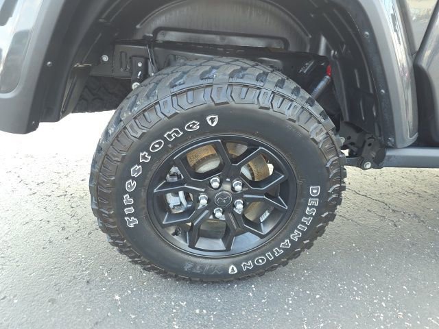 Used 2024 Jeep Gladiator Sport AWD/4WD image 55