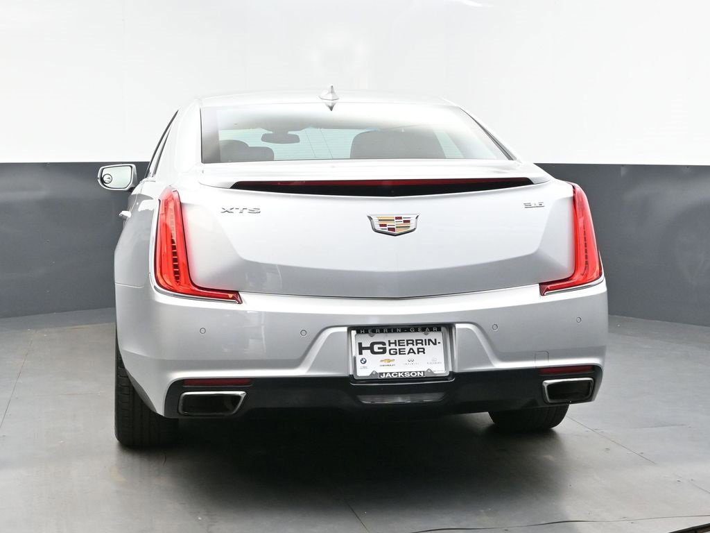 Used 2018 Cadillac XTS Luxury image 6
