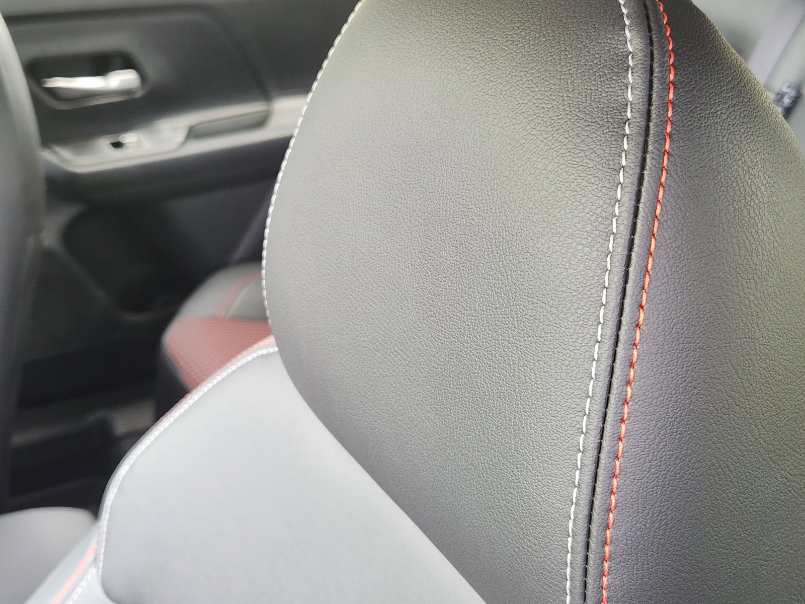 New 2026 Nissan Kicks SR AWD/4WD image 14