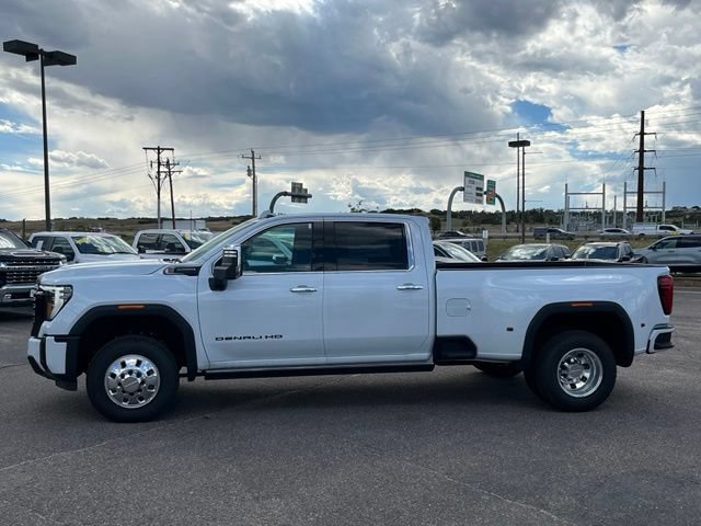 New 2026 GMC Sierra 3500 Denali Ultimate w/ LPO, Black Badging Package AWD/4WD image 2