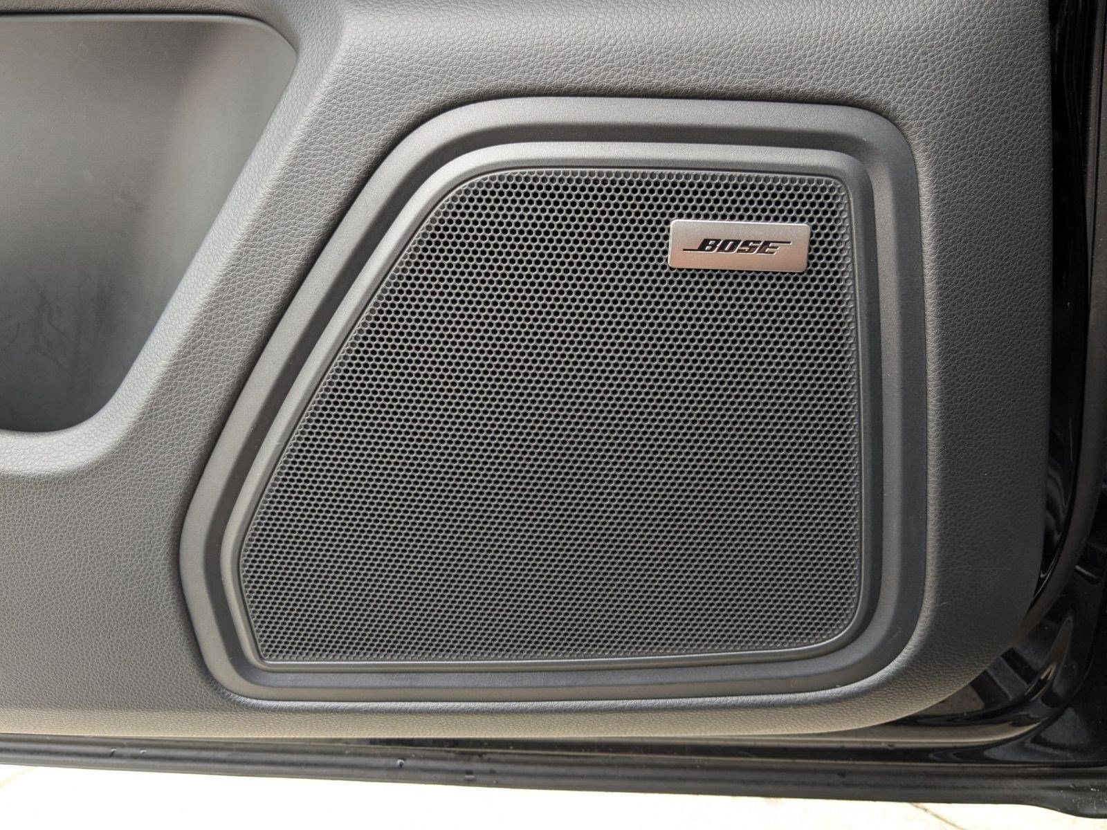 Certified 2025 Porsche Macan AWD/4WD image 14