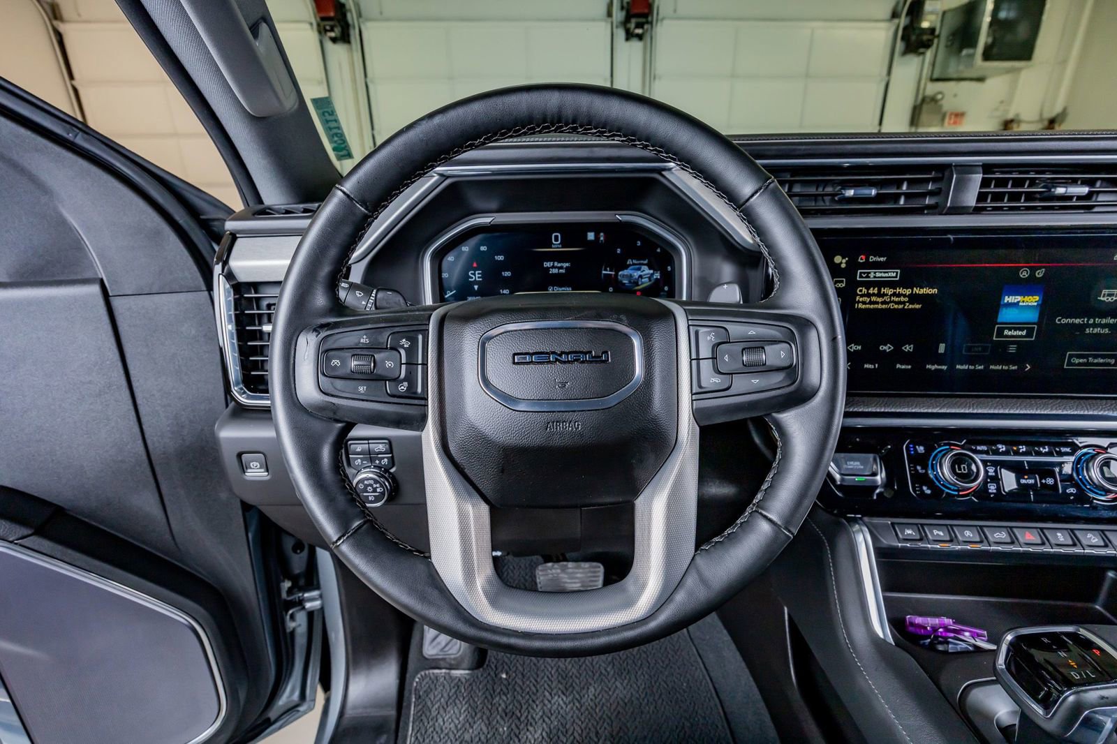 Used 2023 GMC Sierra 1500 Denali w/ Denali Reserve Package AWD/4WD image 18