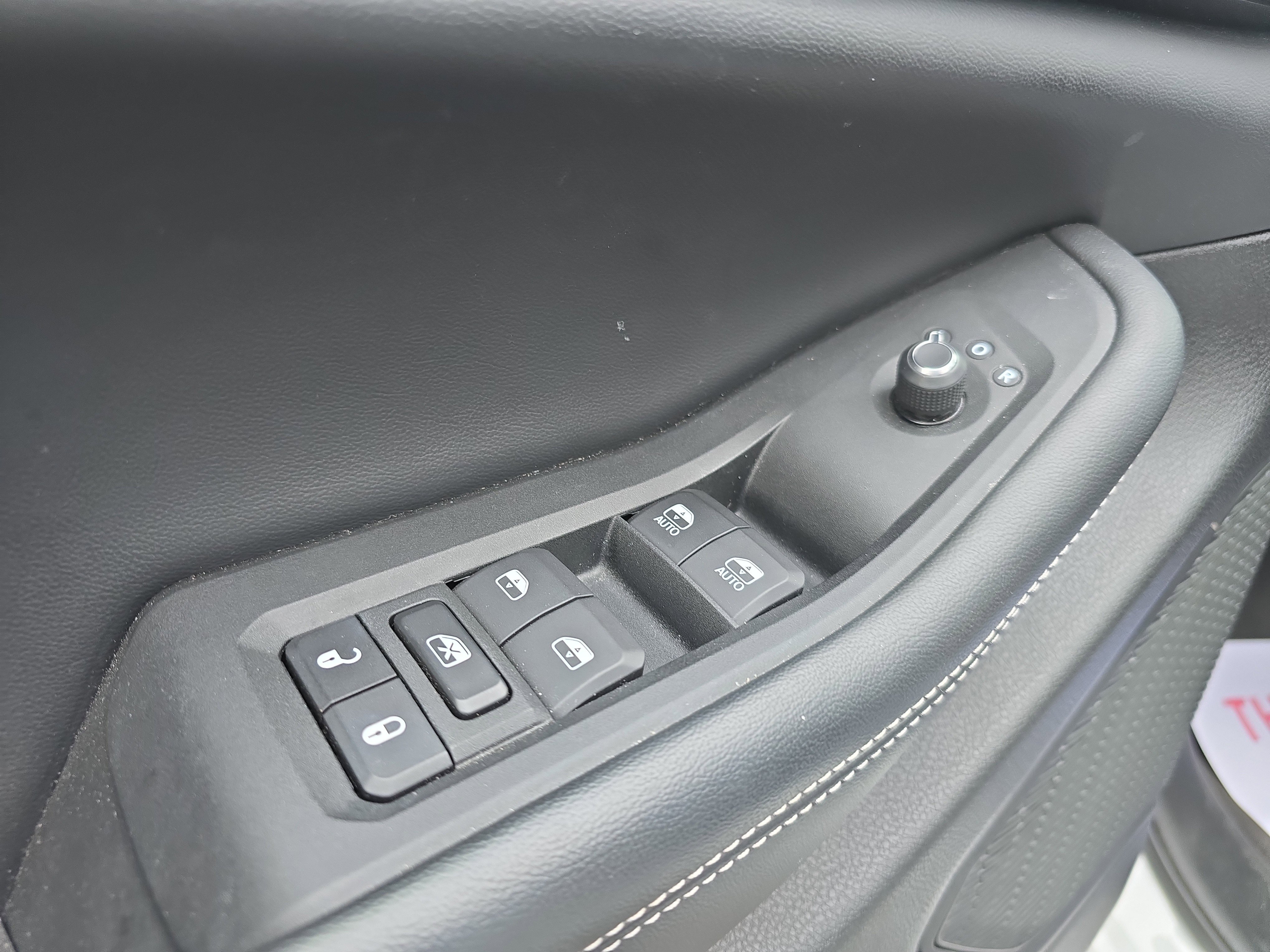 Used 2023 Jeep Grand Cherokee Altitude image 18