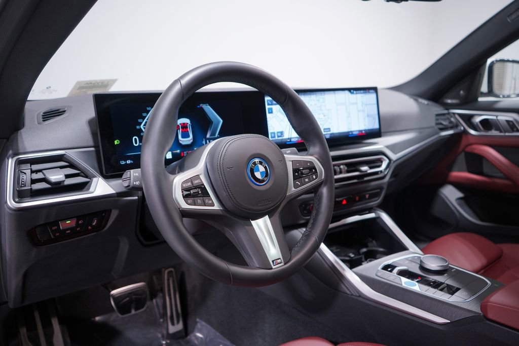 Used 2023 BMW i4 eDrive40 w/ M Sport Package image 6
