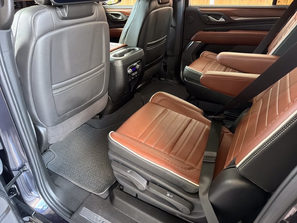 Used 2024 GMC Yukon XL Denali Ultimate AWD/4WD image 34