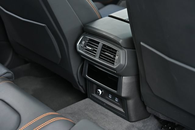 Used 2023 Lamborghini Urus S AWD/4WD image 40
