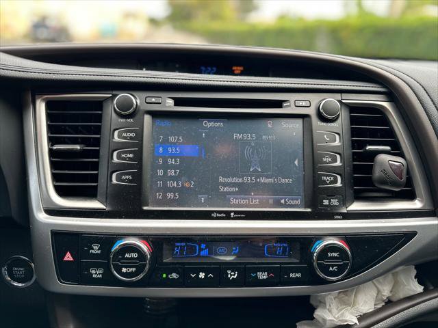 Used 2015 Toyota Highlander XLE image 14