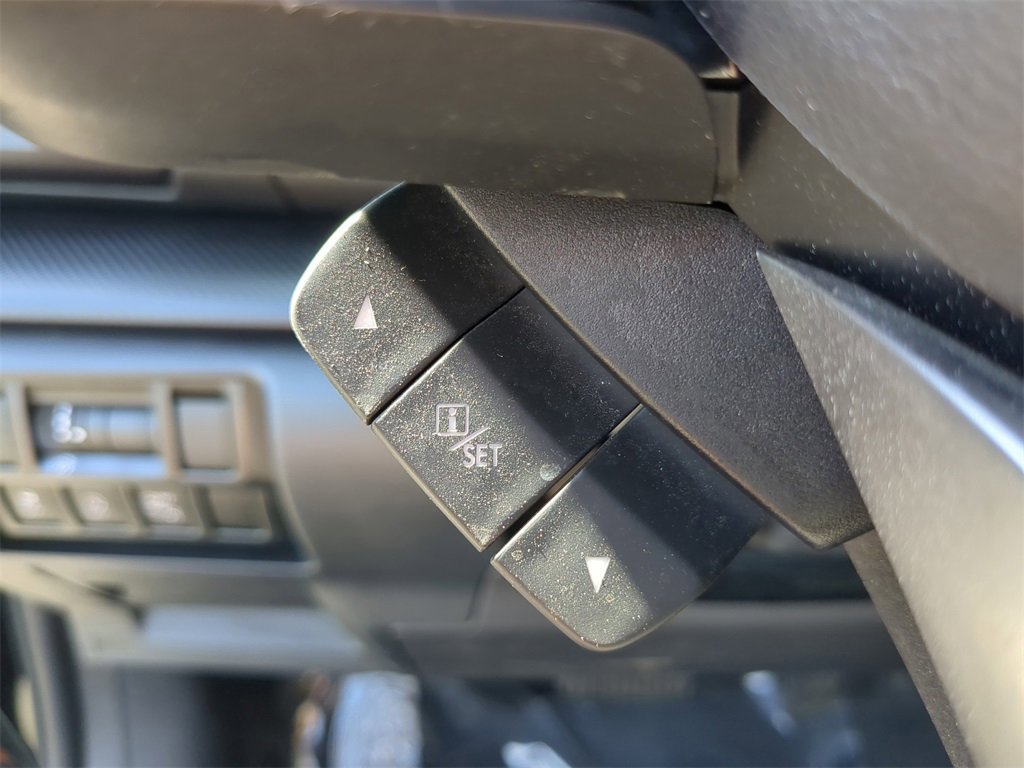 Used 2020 Subaru Crosstrek 2.0i Premium w/ Moonroof Package 2 image 33