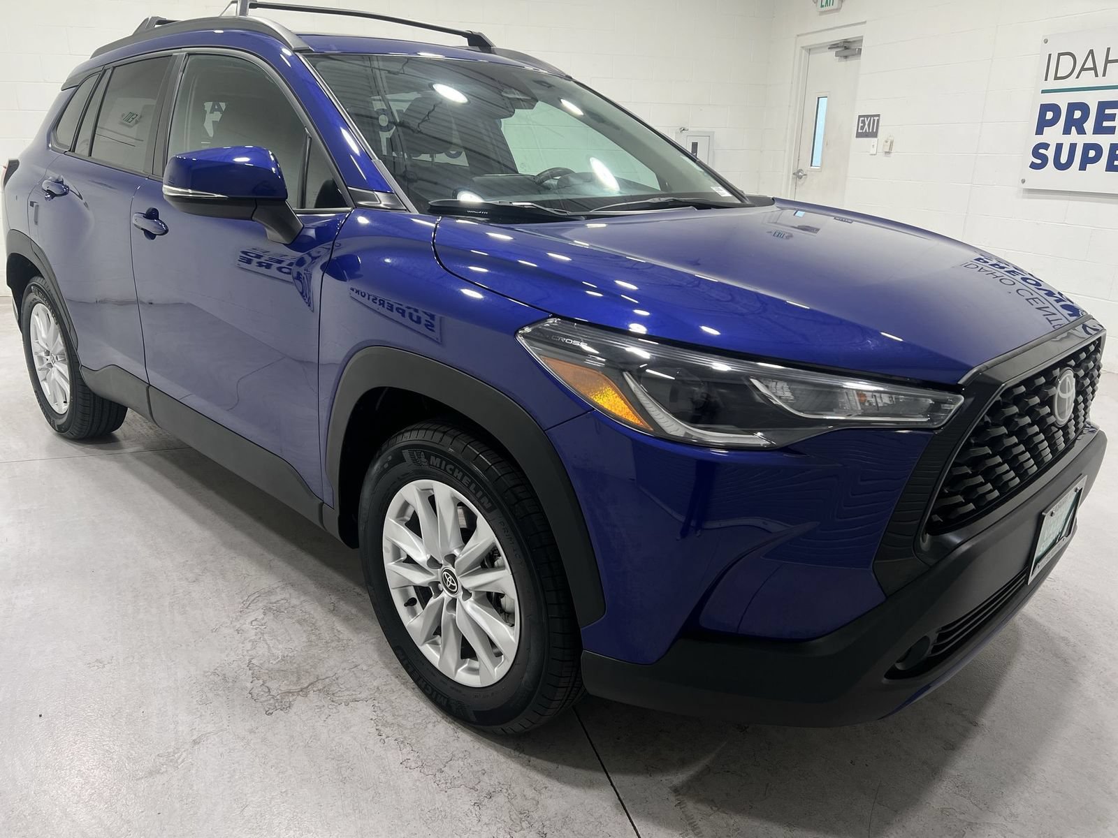 Used 2024 Toyota Corolla Cross LE w/ Moonroof Package AWD/4WD video 2