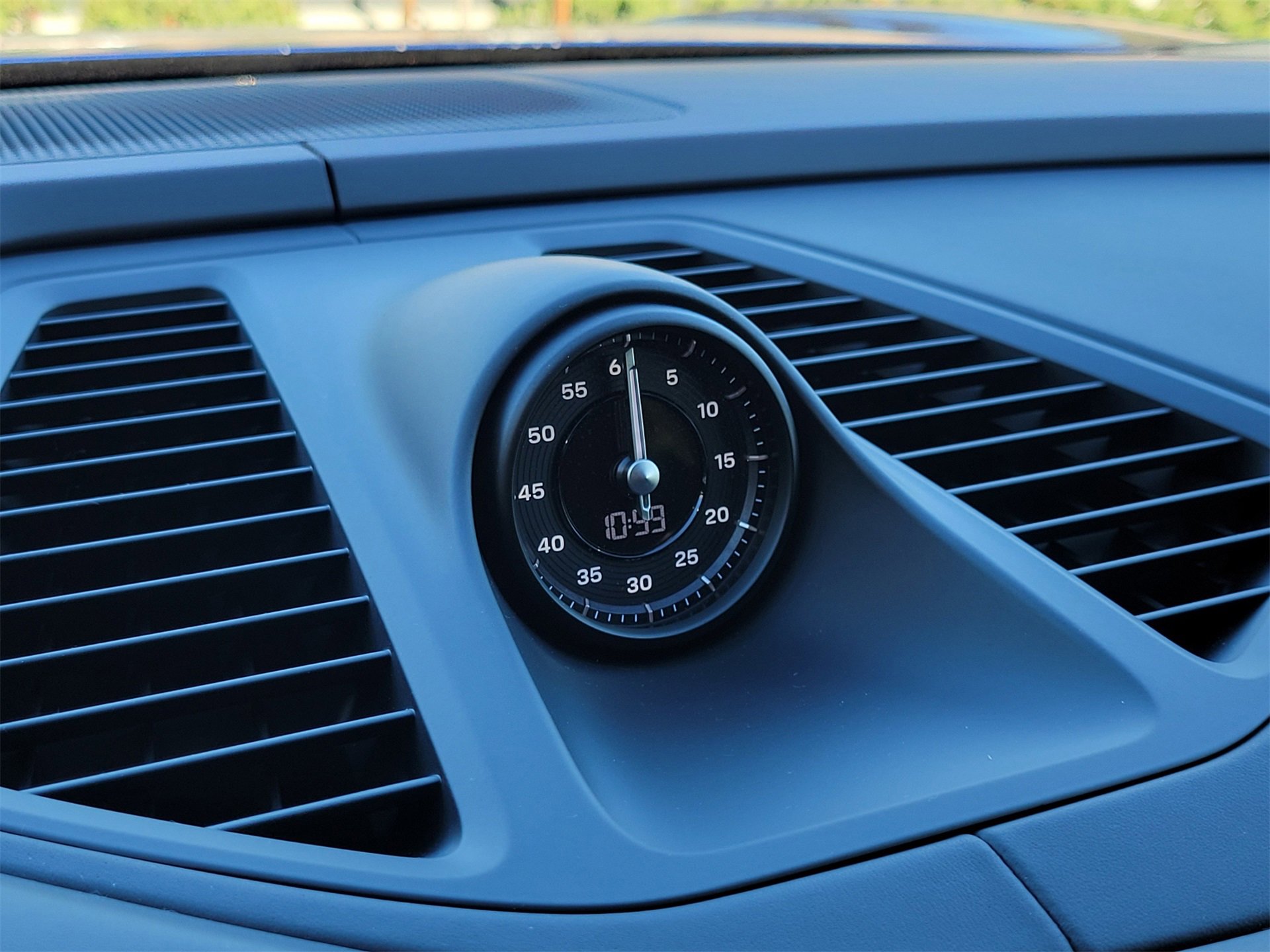 Certified 2024 Porsche Macan 4 Electric image 20