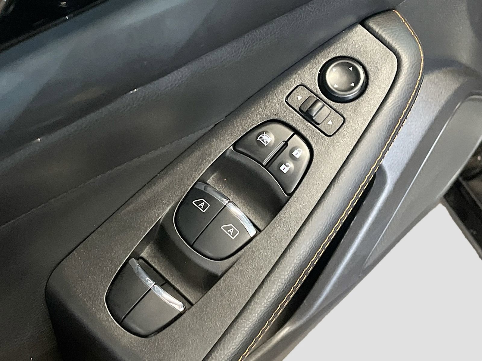 Used 2023 Nissan Maxima SR w/ Sport Mat Group image 18