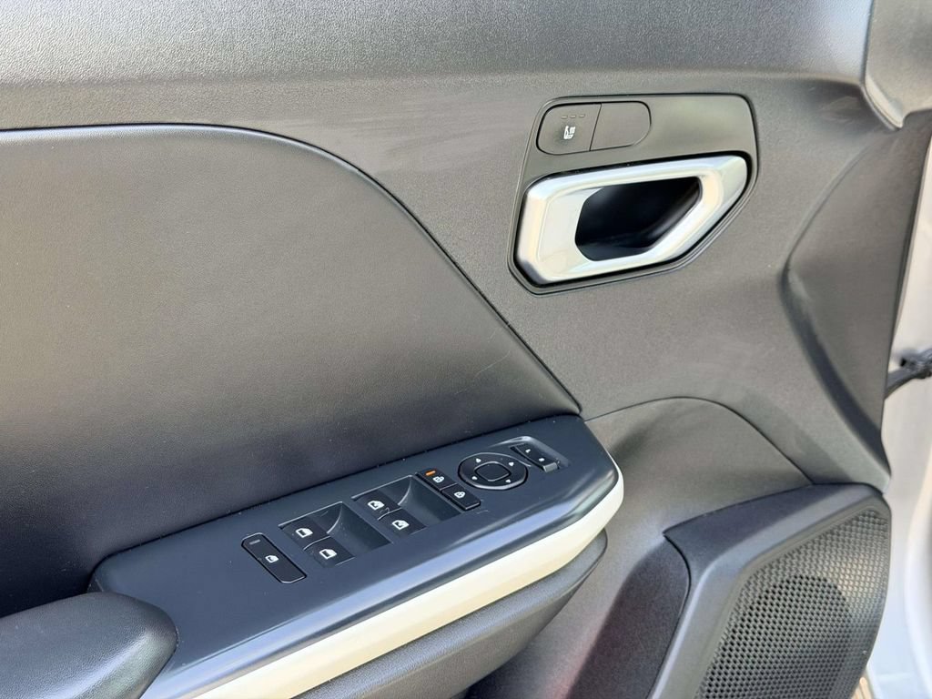 Used 2025 Kia K4 GT-Line w/ GT-Line Sunroof Package FWD image 13