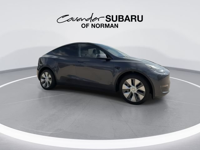 Used 2023 Tesla Model Y Long Range AWD/4WD image 2