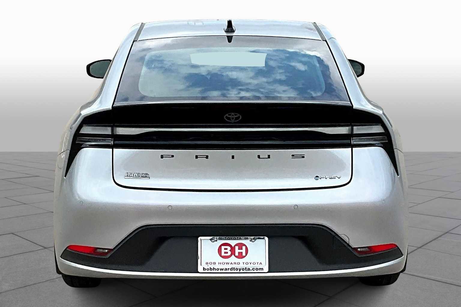 New 2026 Toyota Prius Plug-In Hybrid image 4