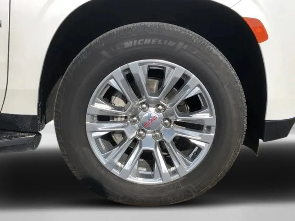 Used 2022 GMC Yukon XL Denali image 39