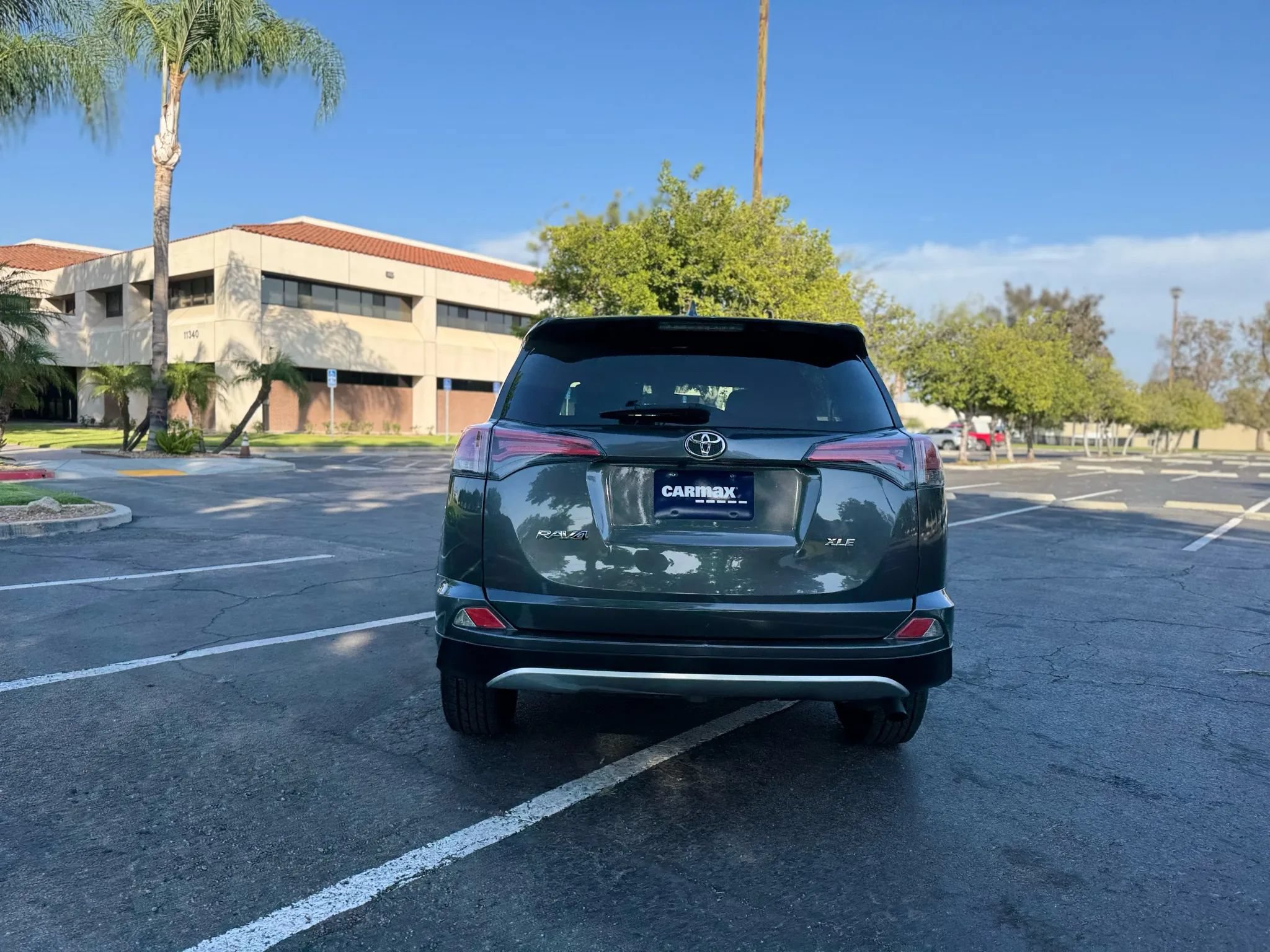 Used 2018 Toyota RAV4 XLE w/ Carpet Mat Package FWD image 20