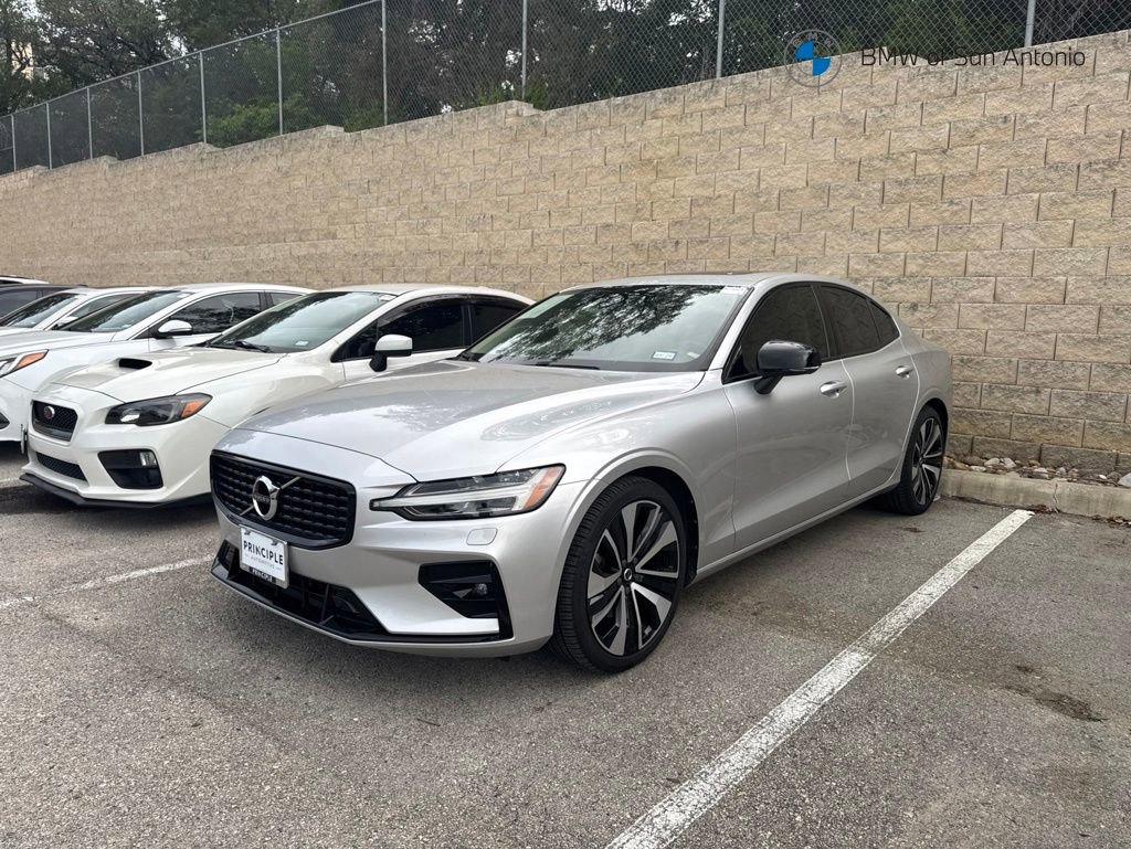 Used 2022 Volvo S60 B5 Momentum