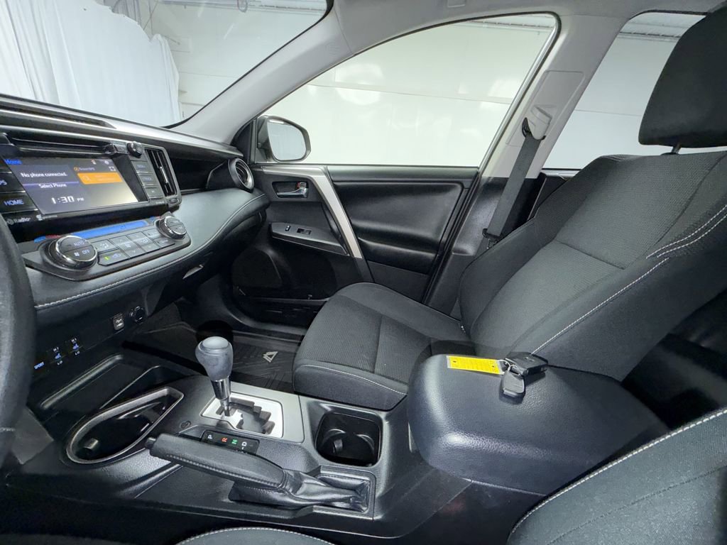 Used 2018 Toyota RAV4 XLE AWD/4WD image 22