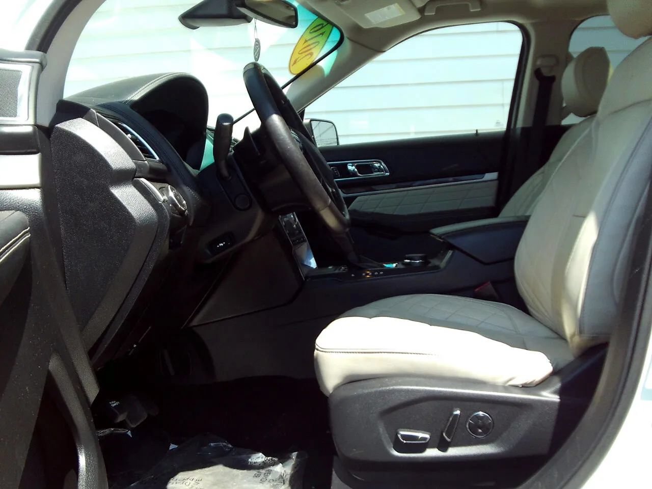 Used 2016 Ford Explorer Platinum AWD/4WD image 12