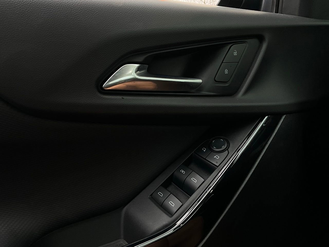 Used 2025 Chevrolet Equinox LT image 20