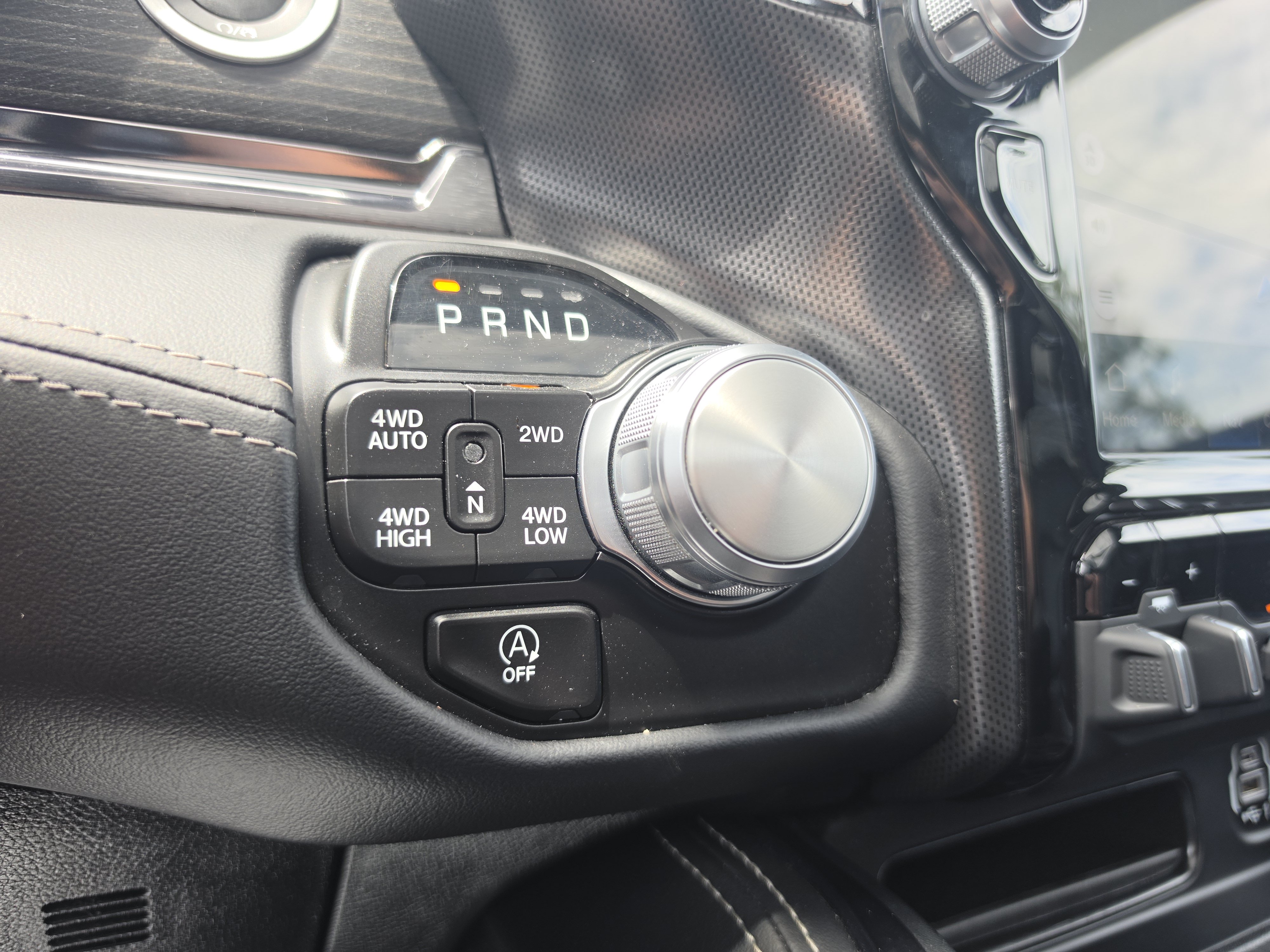 Used 2024 RAM 1500 Limited AWD/4WD image 31