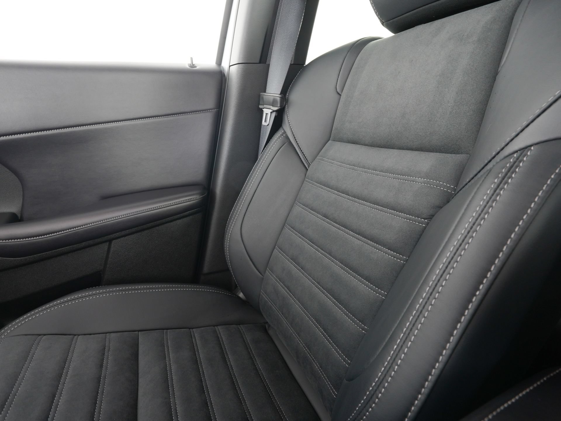 New 2026 Mitsubishi Outlander LE FWD image 19
