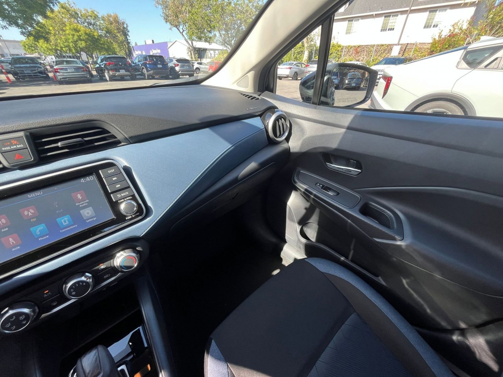 Used 2025 Nissan Versa SV FWD image 33