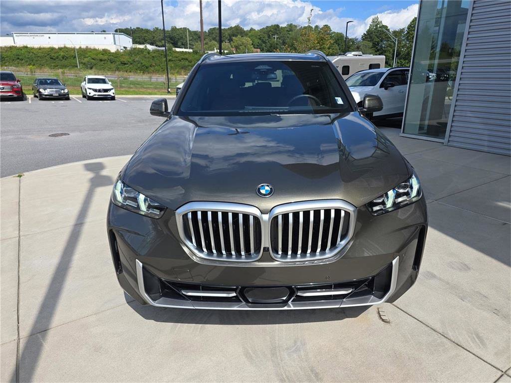 Used 2025 BMW X5 xDrive40i w/ Climate Comfort Package image 11